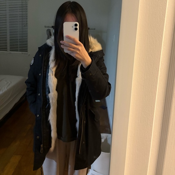 Luxurious Cream Faux Fur Women's Coat - Picture 6 of 13